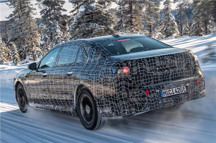 BMW confirms i7 luxury electric sedan; releases test photos